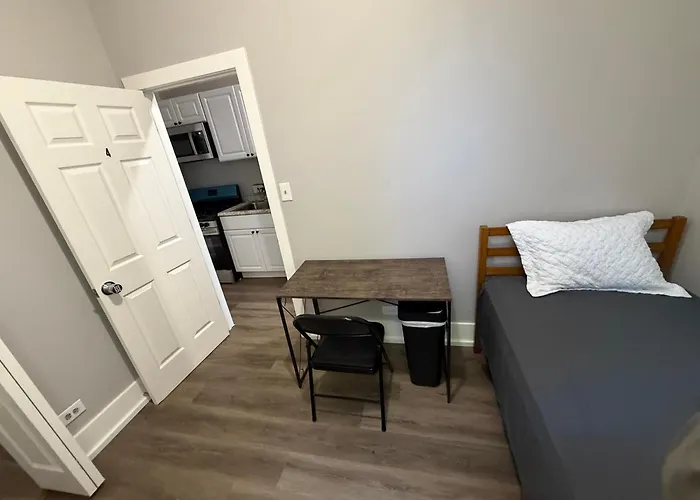 Privatunterkunft Beautiful Near Downtwon - Free Parking! *