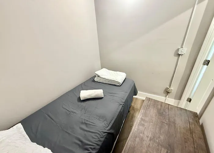 Beautiful Near Downtwon - Free Parking!