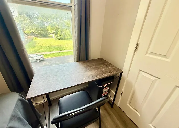 Beautiful Near Downtwon - Free Parking!