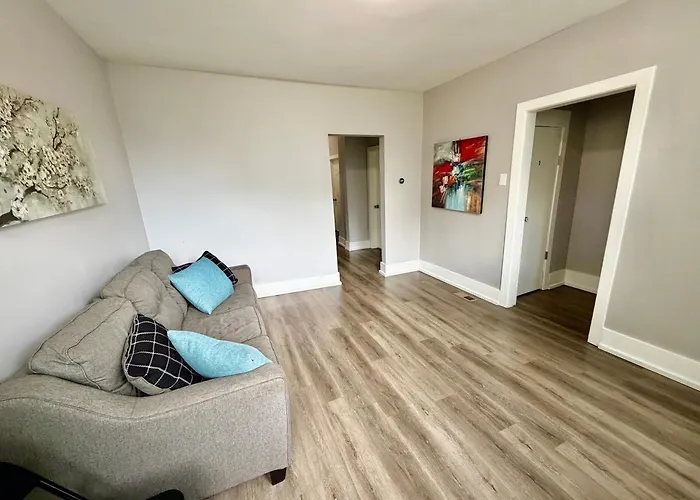 Beautiful Near Downtwon - Free Parking! *